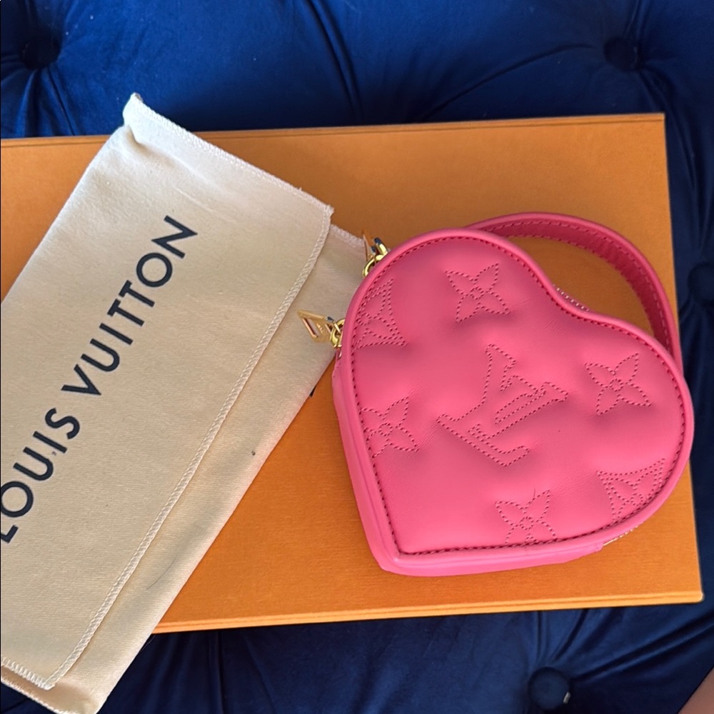 Louis Vuitton Pop My Heart Bubblegum Pink Pouch - Picture 3 of 11